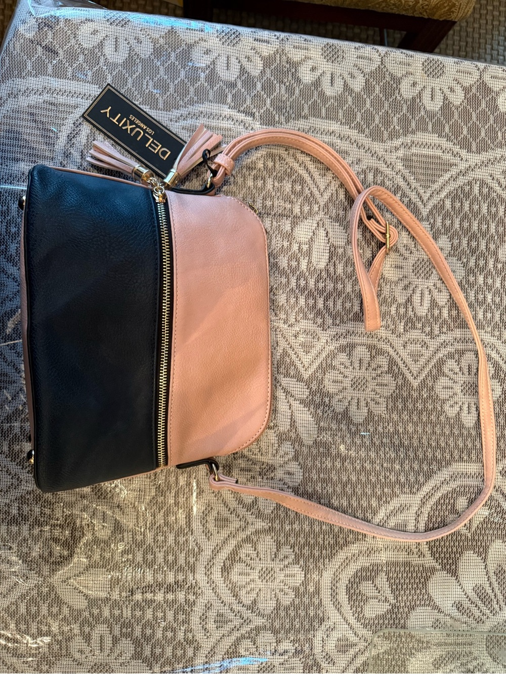 DE LUXITY Two-Tone Pink and Black Crossbody Shoulder Bag
